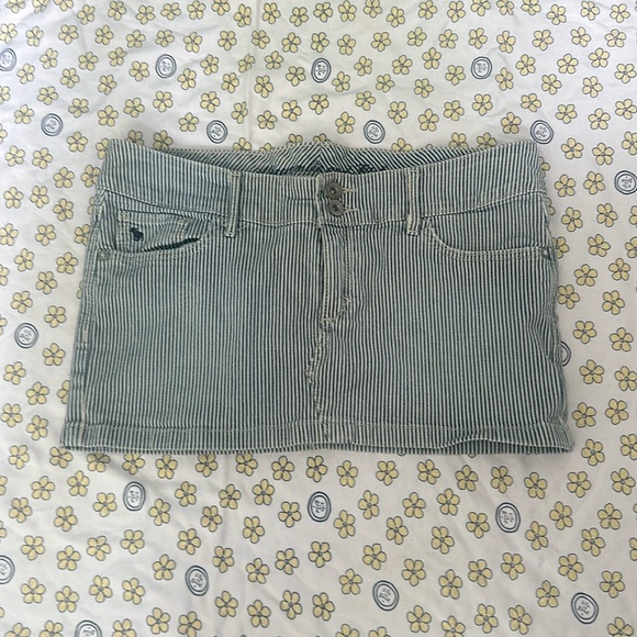 Abercrombie & Fitch pinstriped skirt in blue & white size 0 in great condition - Picture 6 of 9